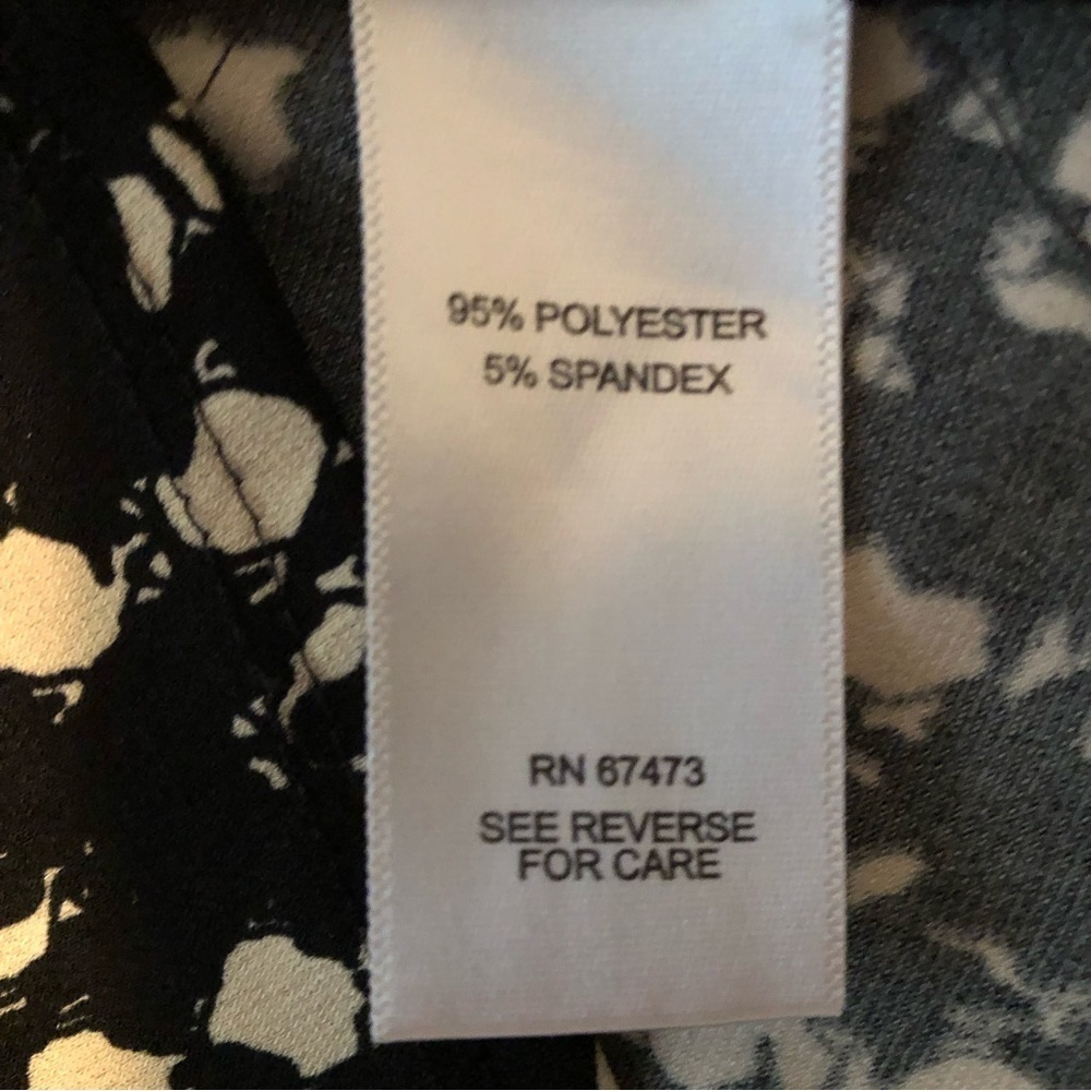 Taylor fit and flare cap sleeve dress. Size 10. - Picture 8 of 8